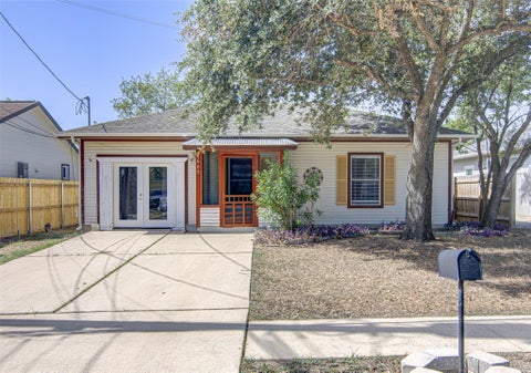 Photo of 4605 Ribbecke Ave, Austin, TX 78721 (MLS # 7105209)