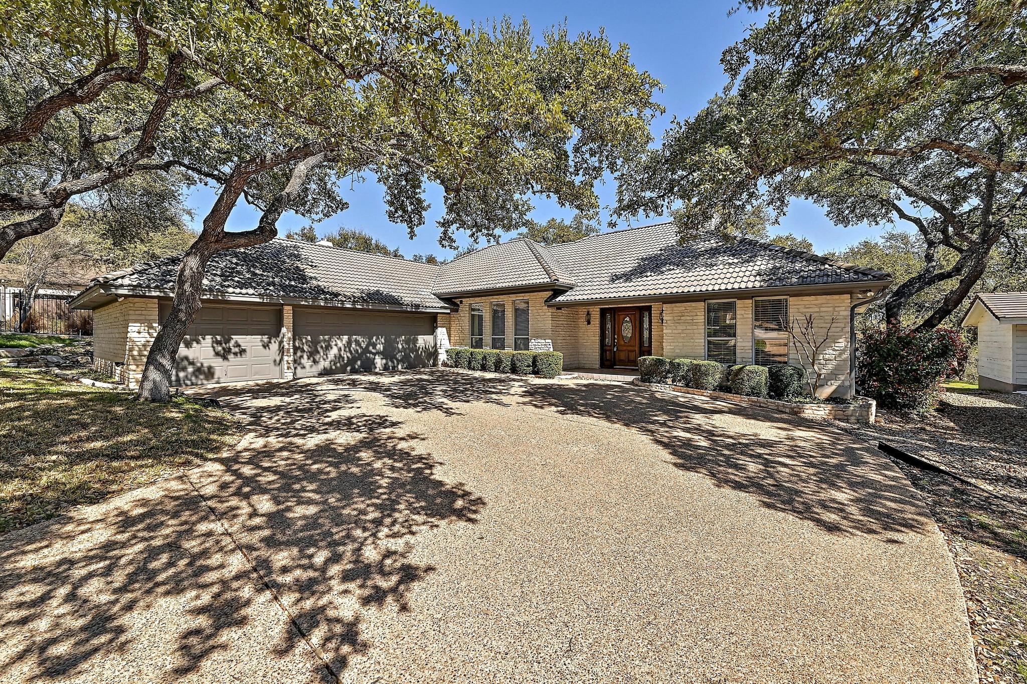 410 Rolling Green DR