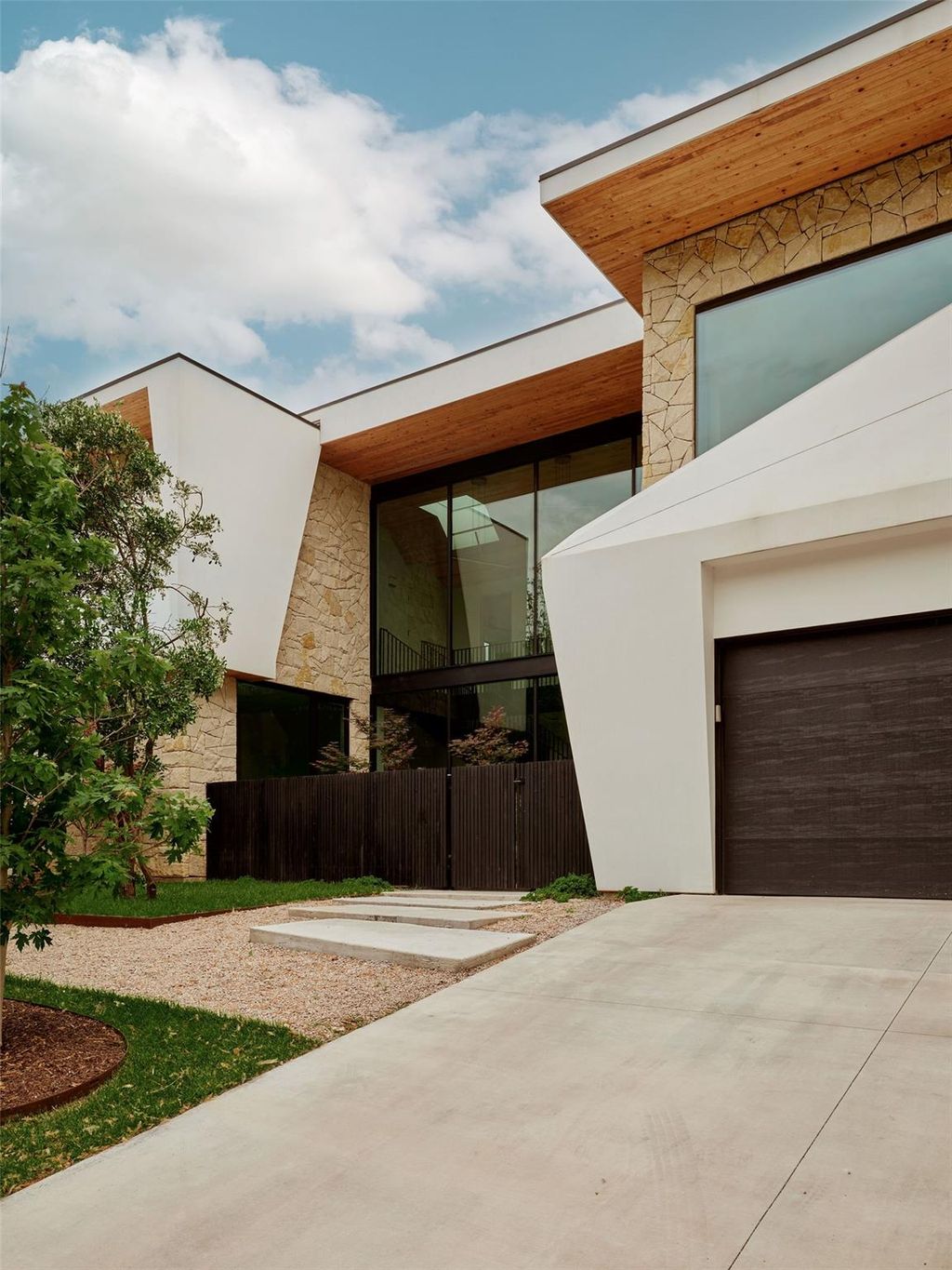 Photo of 2108 Matterhorn LN, Austin, TX 78704 (MLS # 5027188)