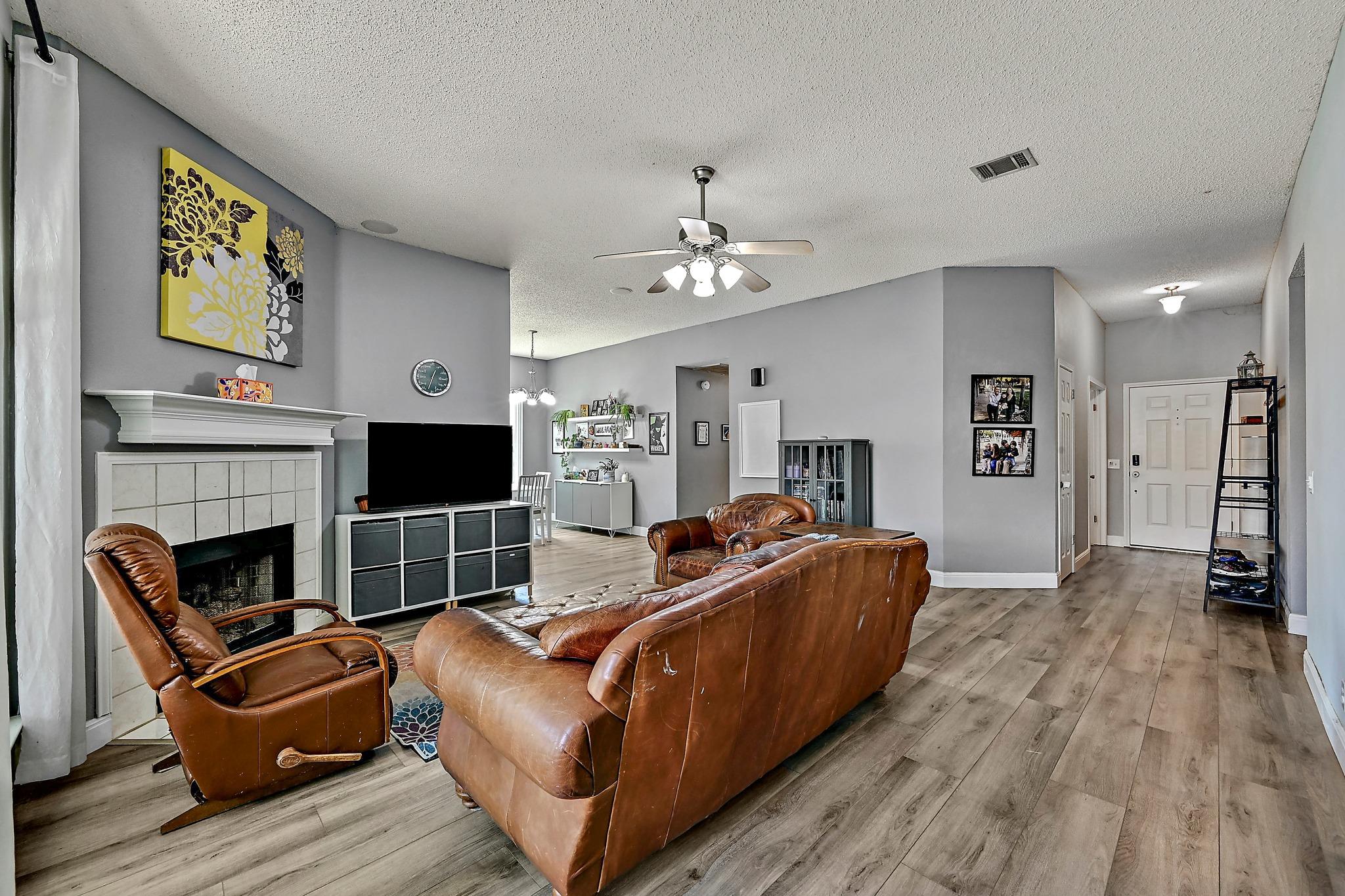 502 Dusty Leather CT