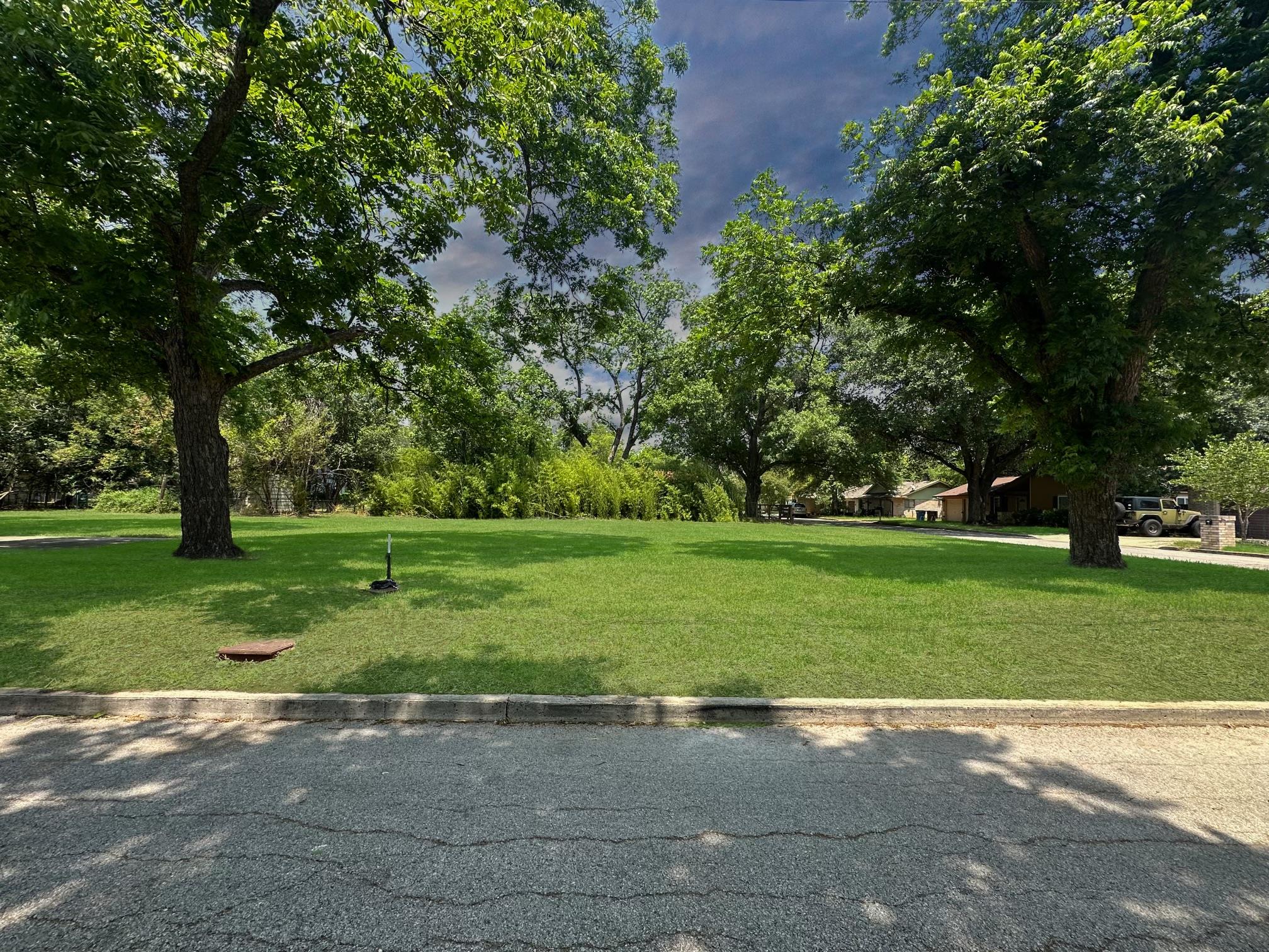 922 Booneville Ave