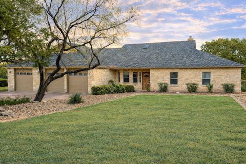 Photo of 945 Wesley Ridge DR, Spicewood, TX 78669 (MLS # 8683951)