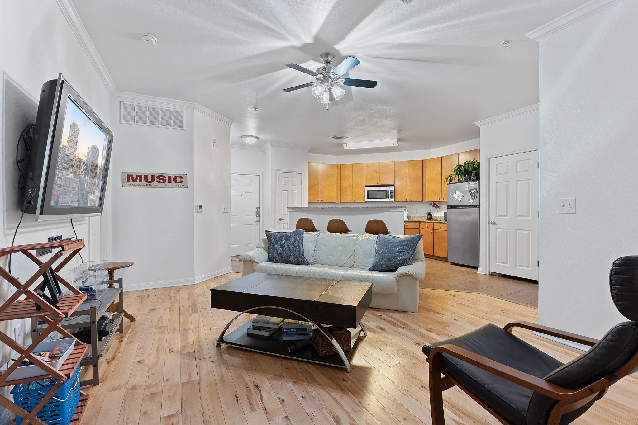 2502 Leon ST 211