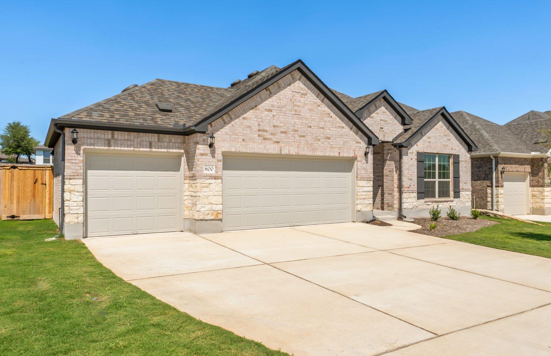 800 Crescent View DR