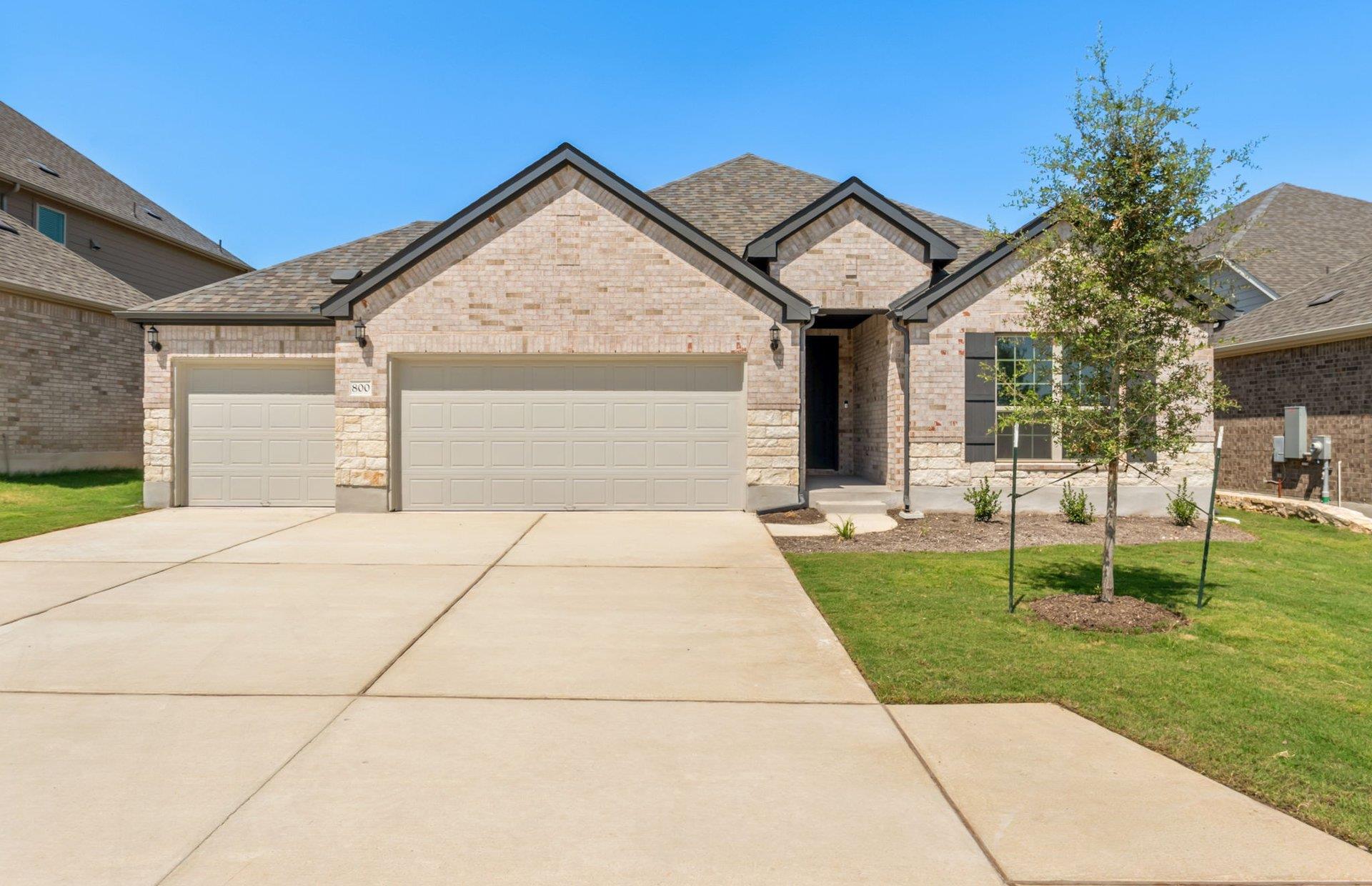 800 Crescent View DR