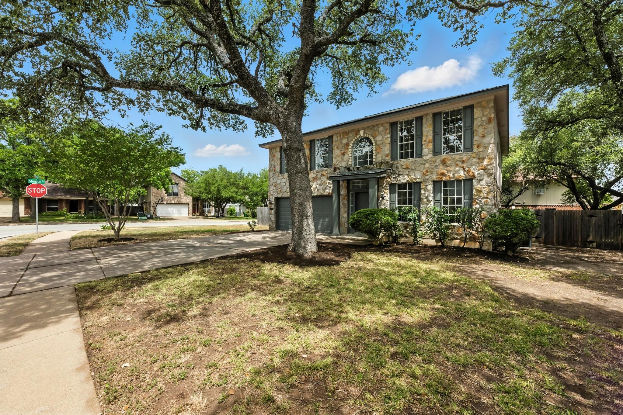 2113 Lobelia DR