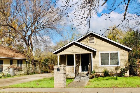 Tiny photo for 4704 Gonzales ST, Austin, TX 78702 (MLS # 8721235)