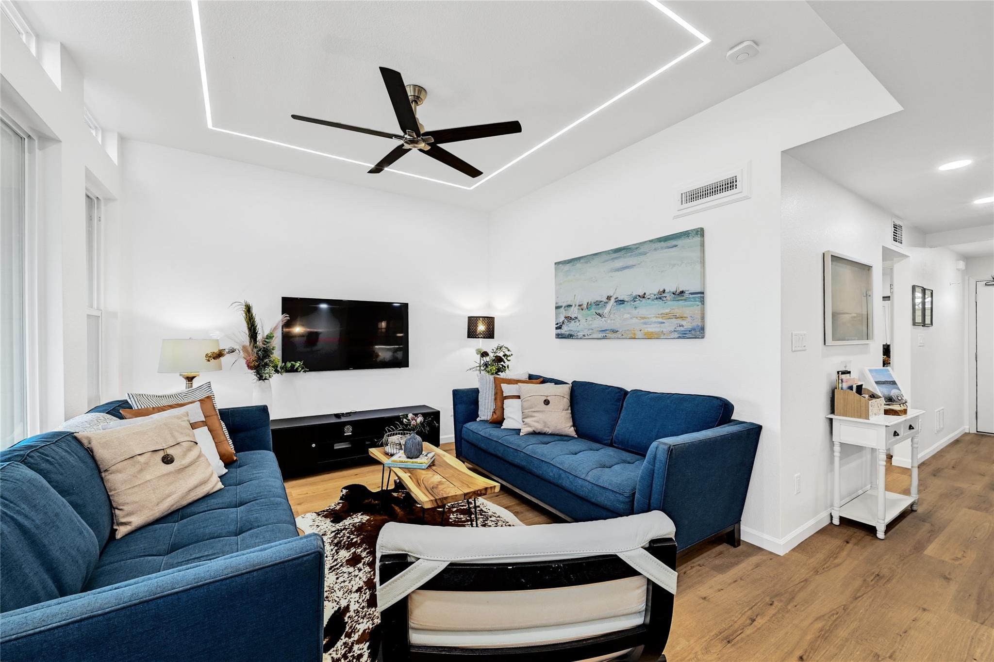 225 Comanche LN