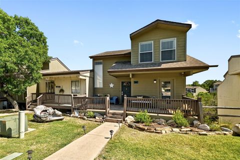 225 Comanche LN Point Venture TX 78645