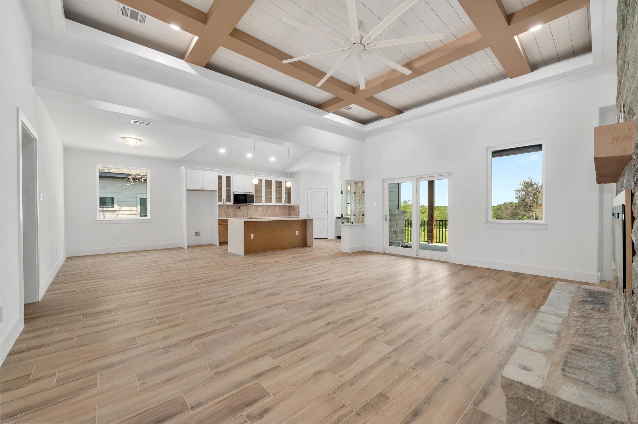 420 Bedford DR
