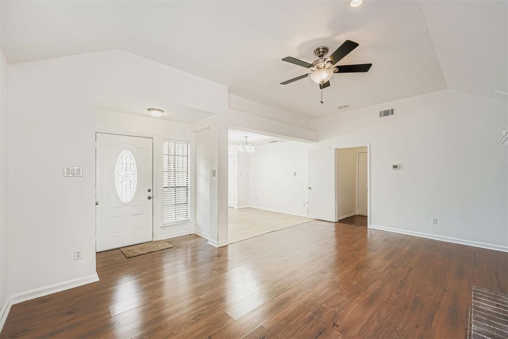 Photo of 2100 Buckeye LN, Round Rock, TX 78664 (MLS # 4052417)