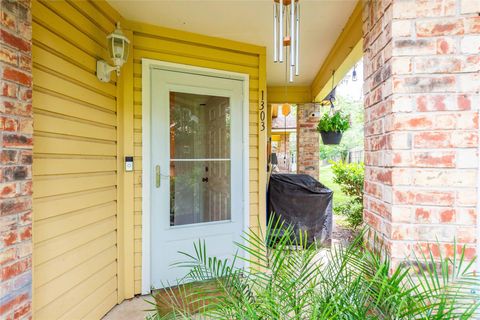 Tiny photo for 1601 Faro DR #1303, Austin, TX 78741 (MLS # 8101262)