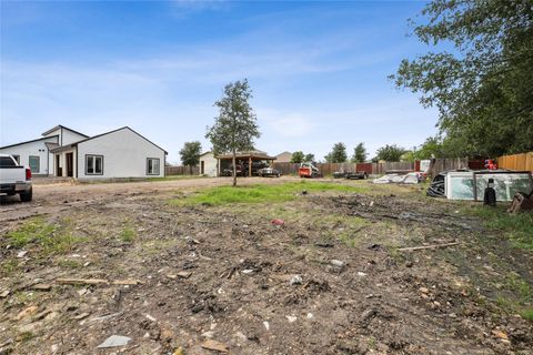 A home in Del Valle