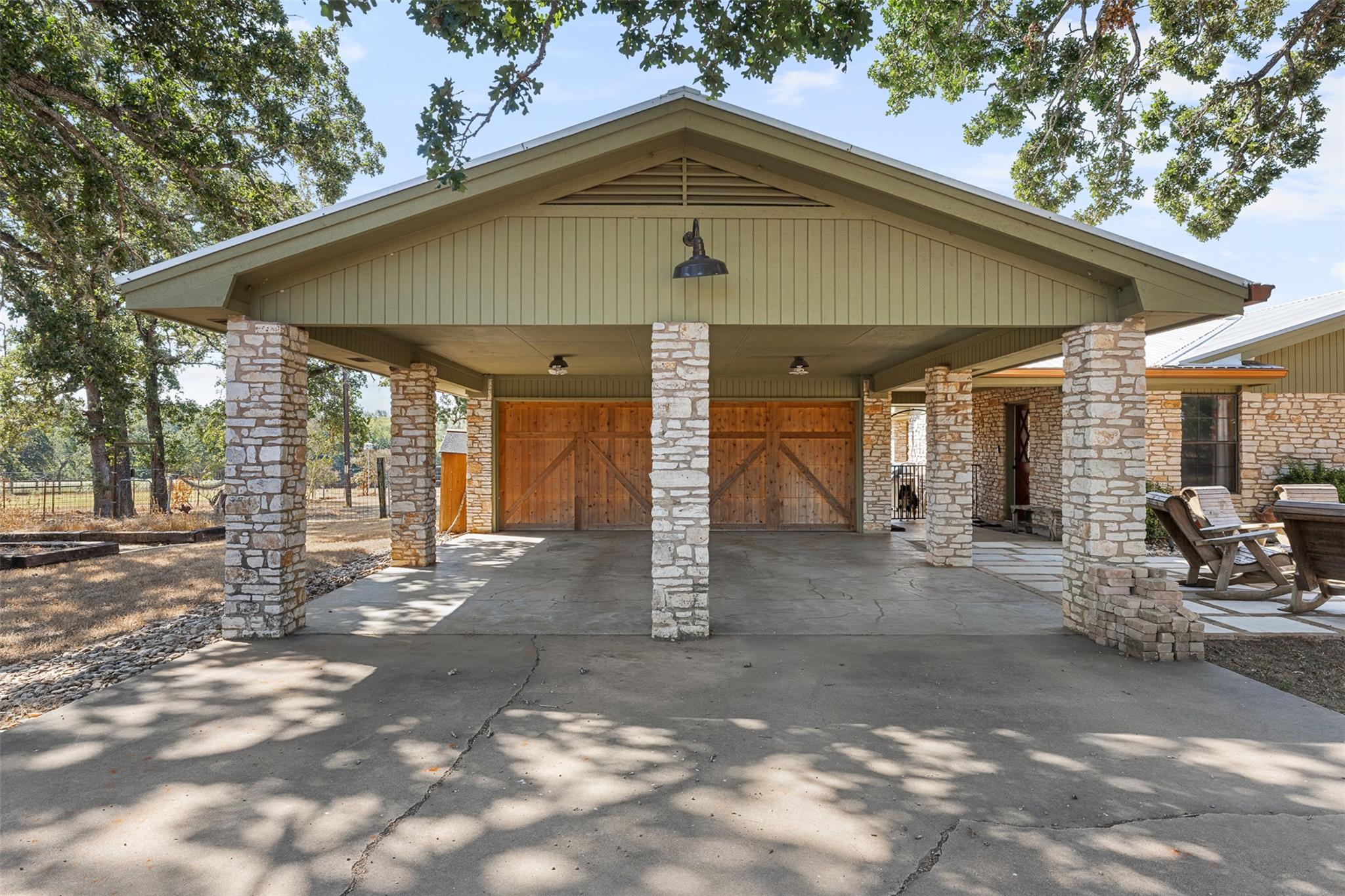 1045 Private Road 7005
