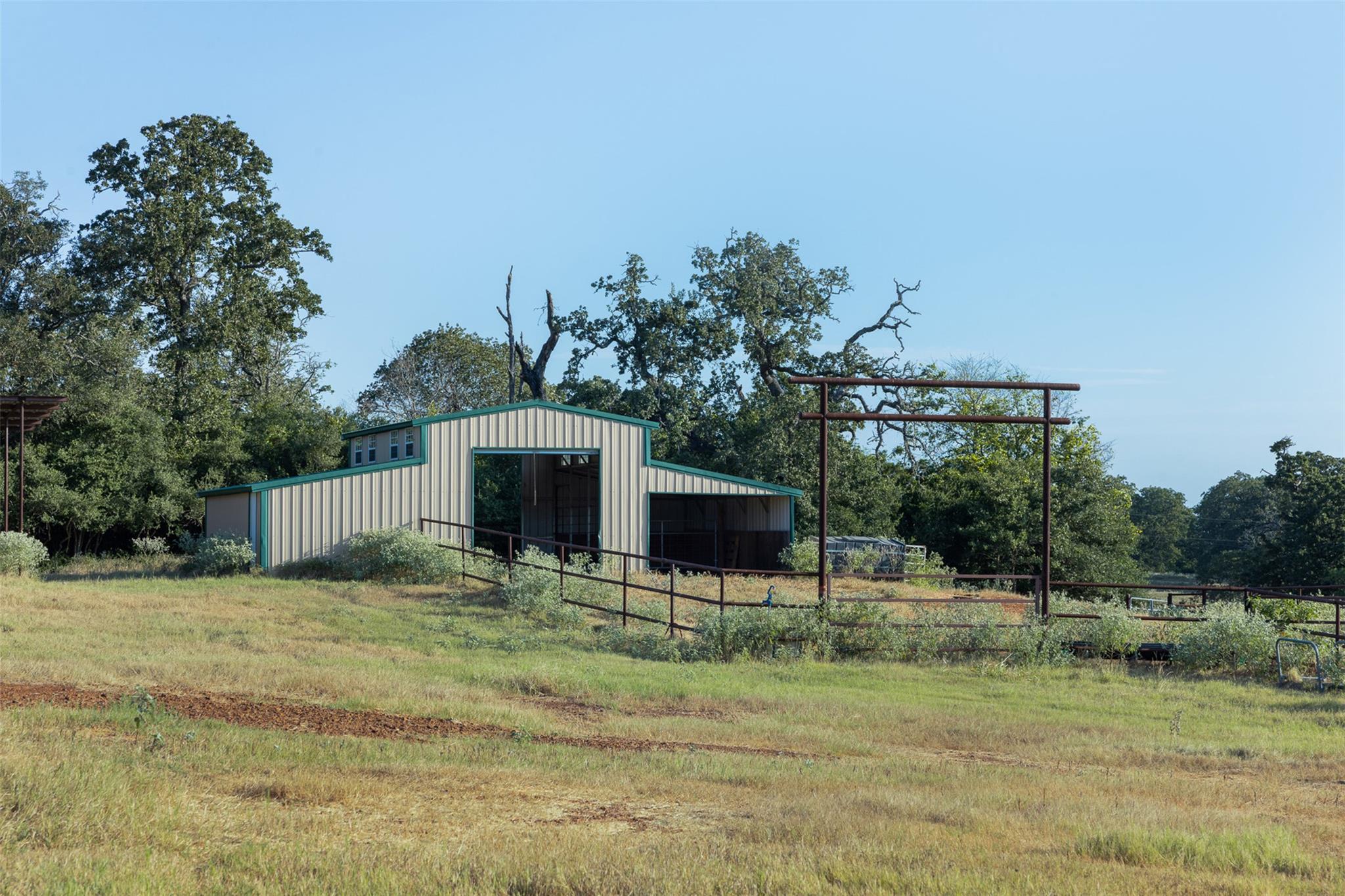 1045 Private Road 7005