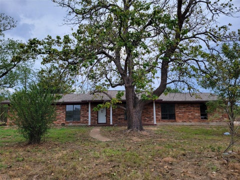 Photo of 803 E 2nd ST, Elgin, TX 78621 (MLS # 1922139)