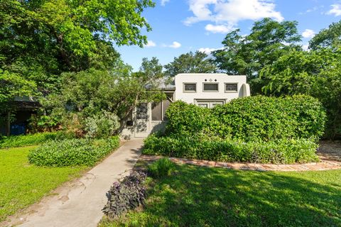 Photo of 4802 Rowena Ave, Austin, TX 78751 (MLS # 7674122)