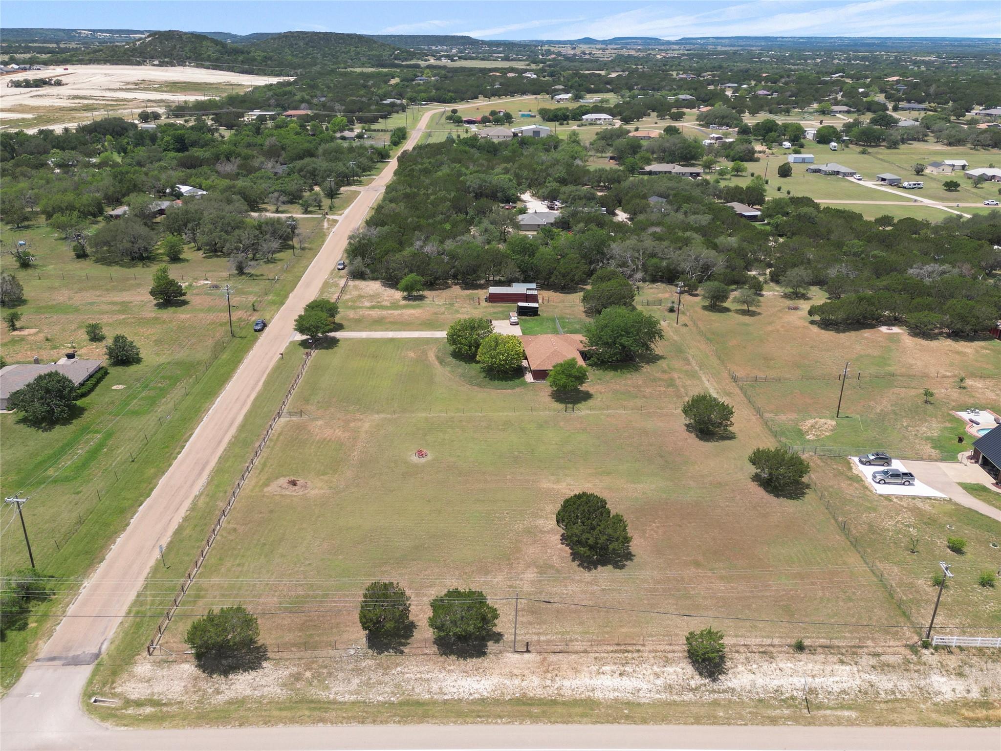 532 Whispering Oaks DR