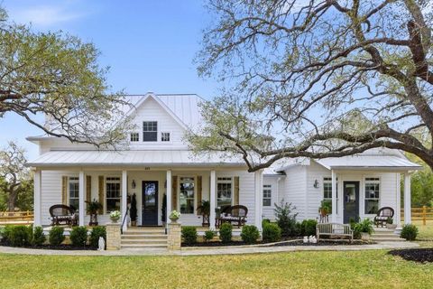 Photo of 225 Cosmos LN, Driftwood, TX 78619 (MLS # 3091887)