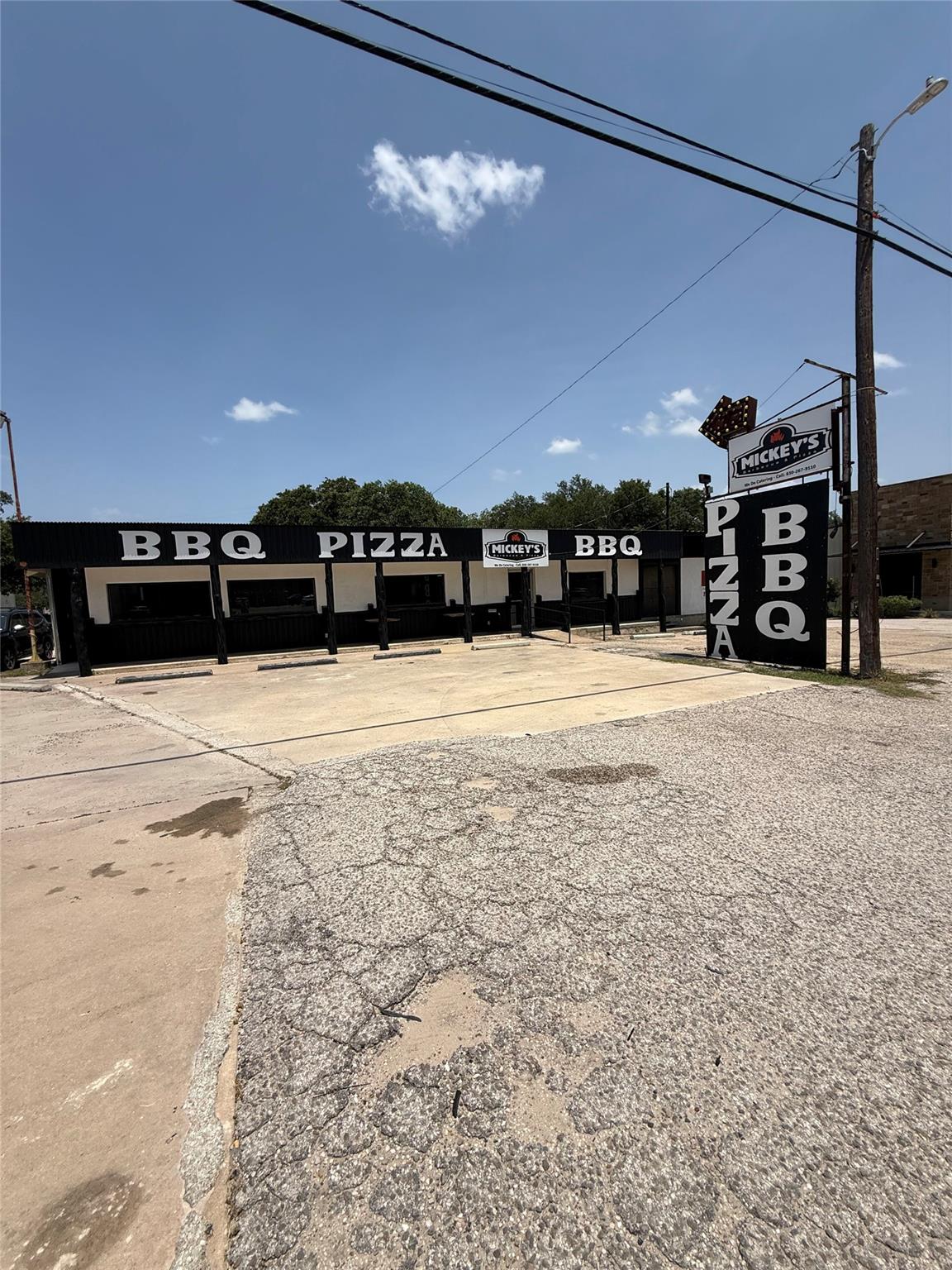 Photo 1 of 9 — 211 S US Highway 281, Johnson City, TX 78636