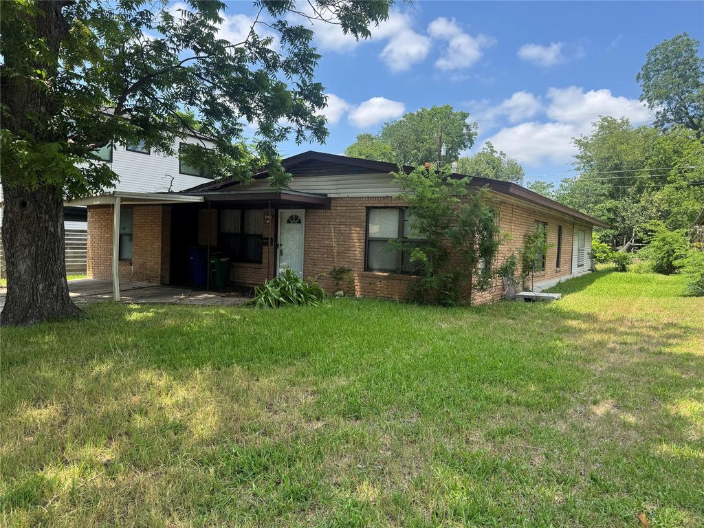 Photo for 200 W Odell ST, Austin, TX 78752 (MLS # 4986375)