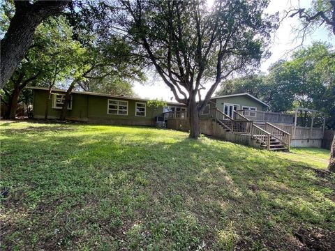 Photo of 920 Encino DR, New Braunfels, TX 78130 (MLS # 9328779)