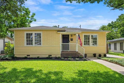 Photo of 5010 W Frances PL, Austin, TX 78731 (MLS # 5975093)