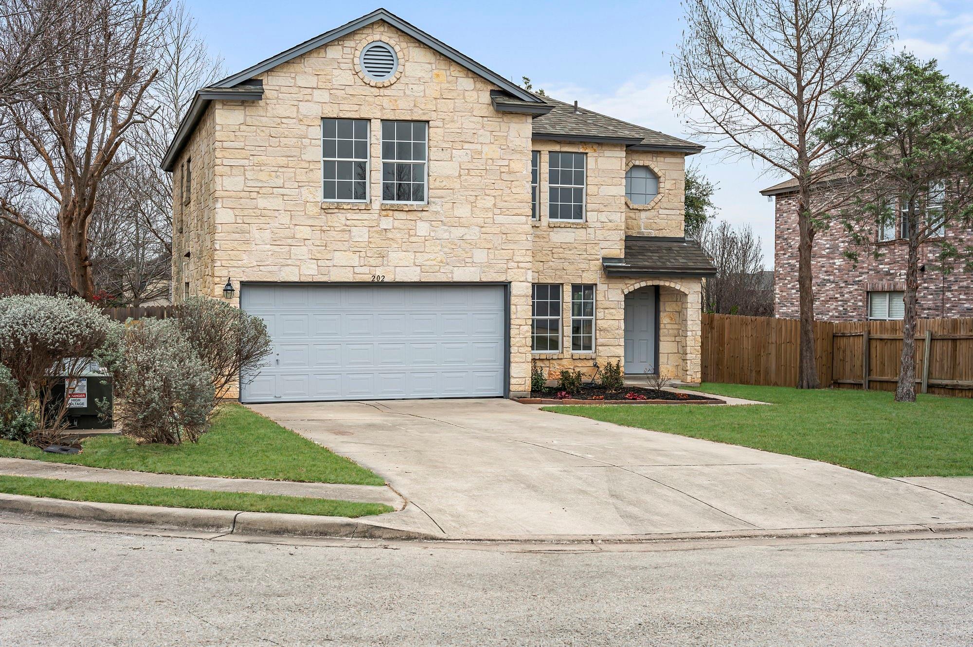 202 Sil CV, Leander