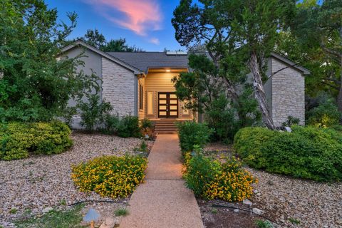 Photo of 201 Nautilus Ave, Lakeway, TX 78738 (MLS # 2677721)