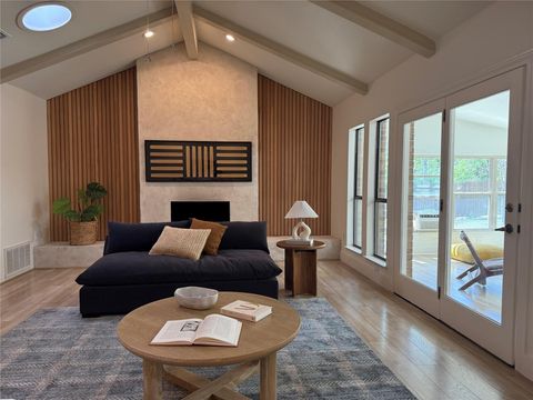 Photo of 8804 Collingwood DR, Austin, TX 78748 (MLS # 8034615)