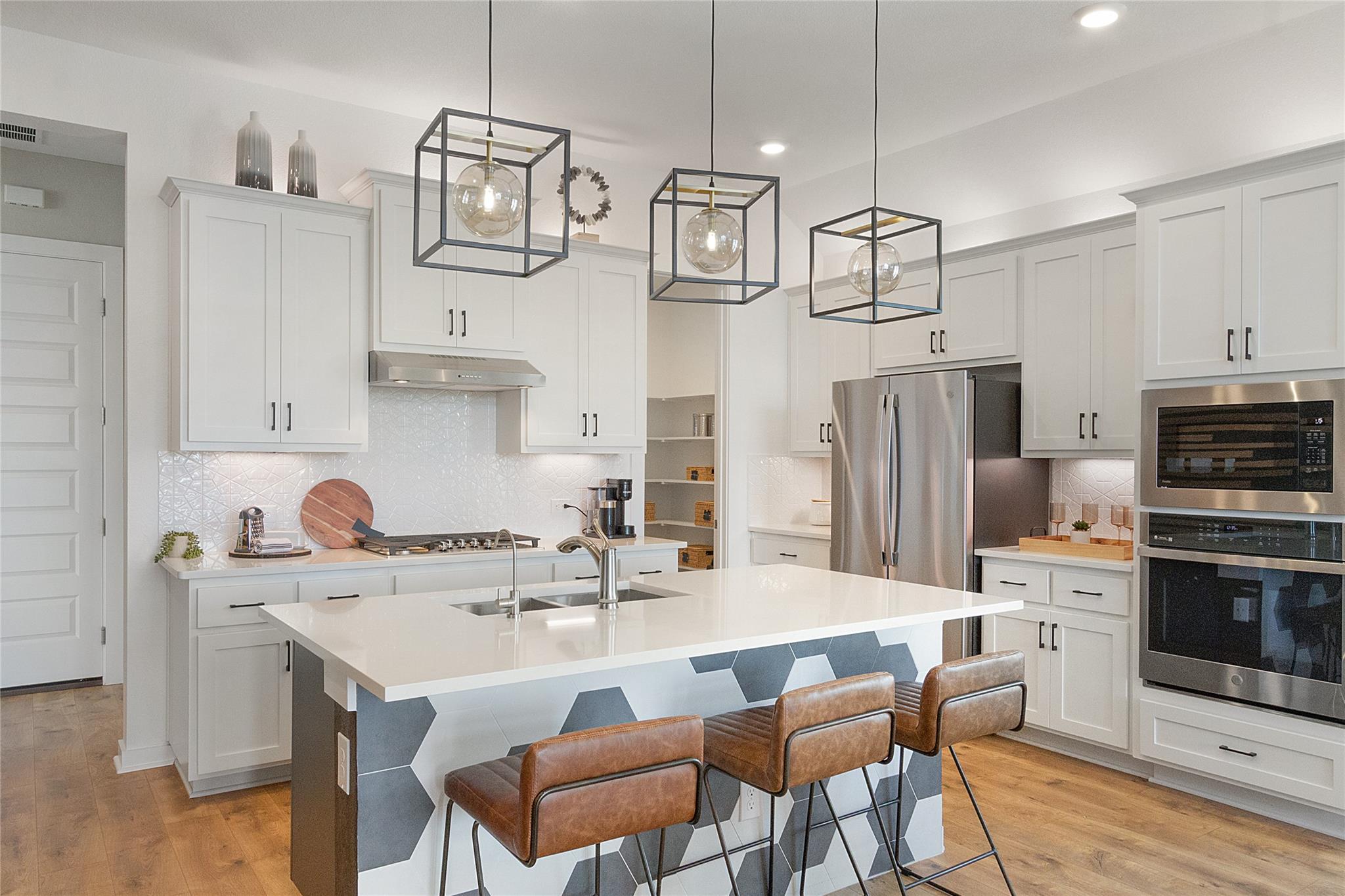 25621 Flora Bella LN
