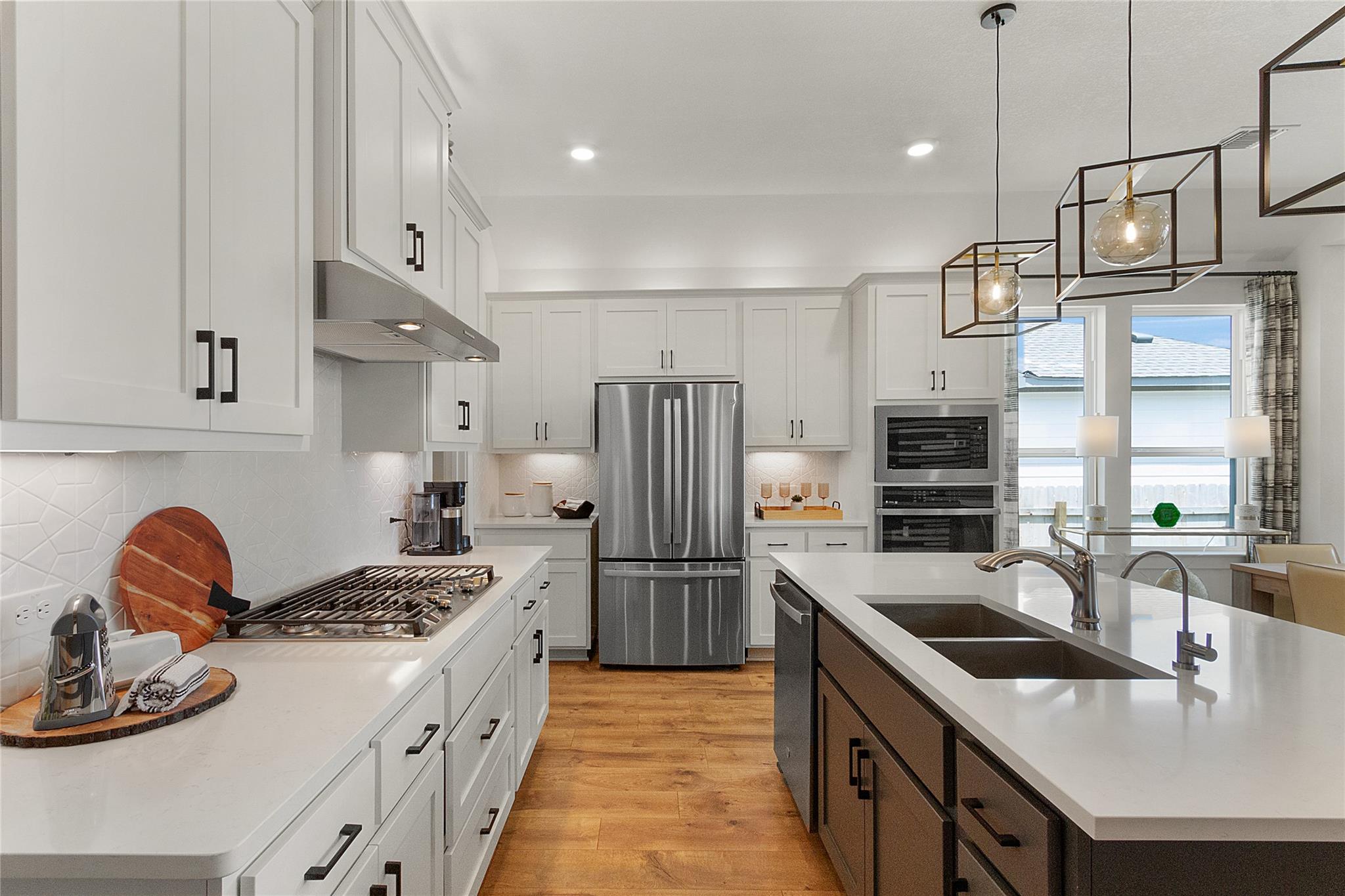 25621 Flora Bella LN