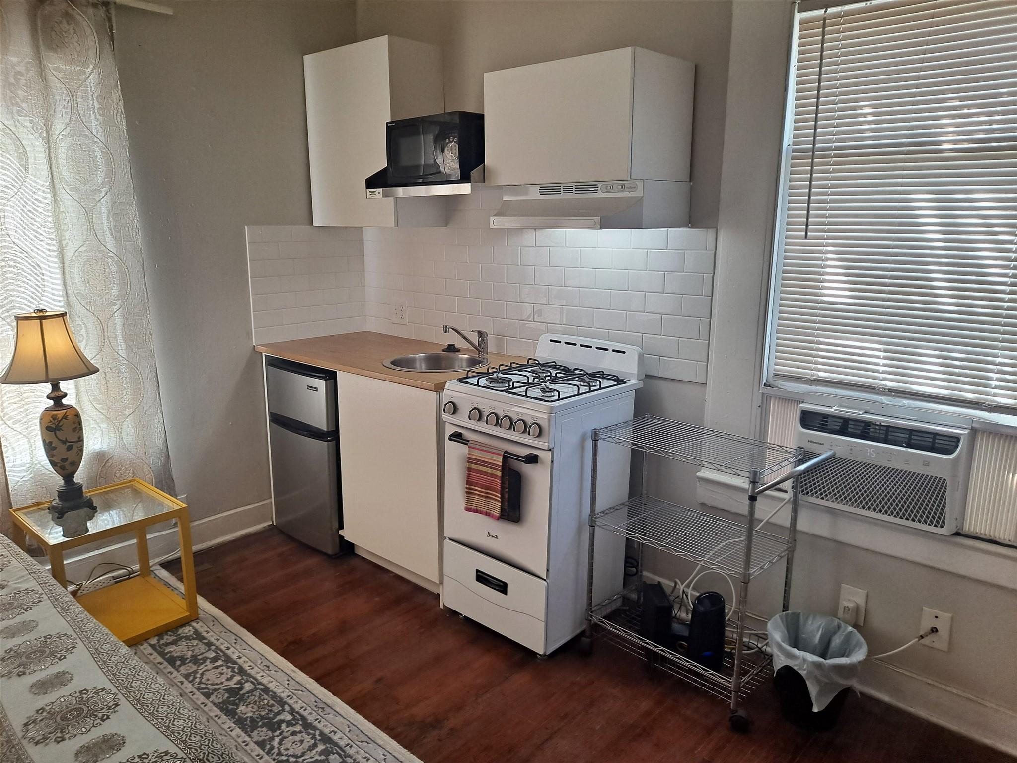 1906 San Gabriel ST 11