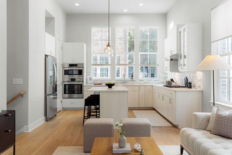 Tiny photo for 1215 Shore District DR, Austin, TX 78741 (MLS # 6883220)