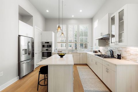 Tiny photo for 1215 Shore District DR, Austin, TX 78741 (MLS # 6883220)