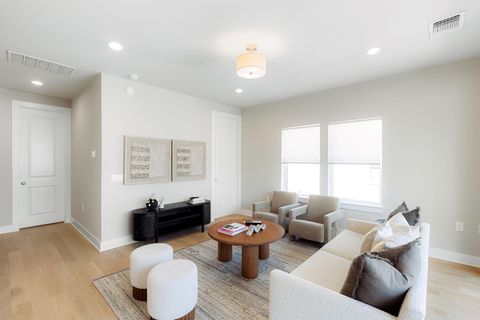 Tiny photo for 1215 Shore District DR, Austin, TX 78741 (MLS # 6883220)