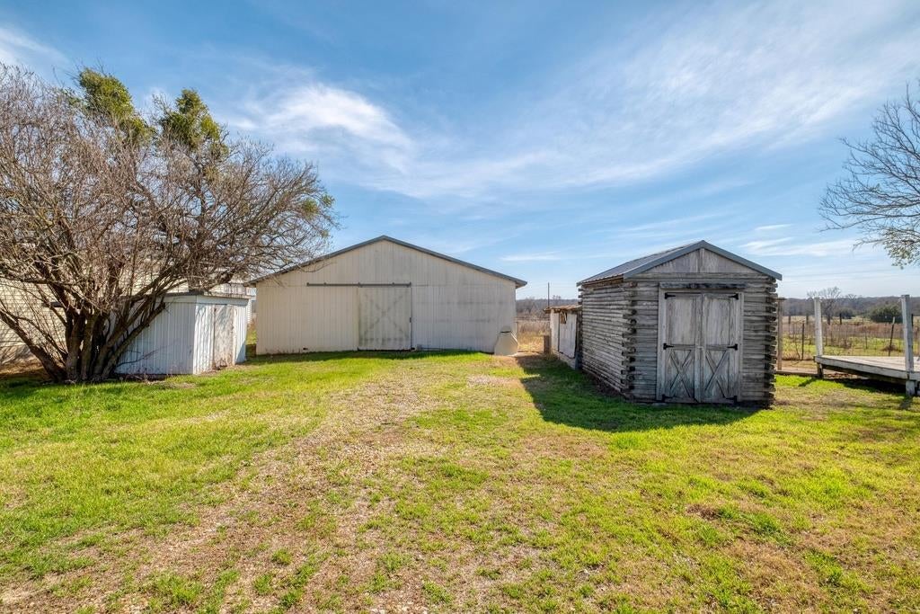 829 State Highway 21 Highway W