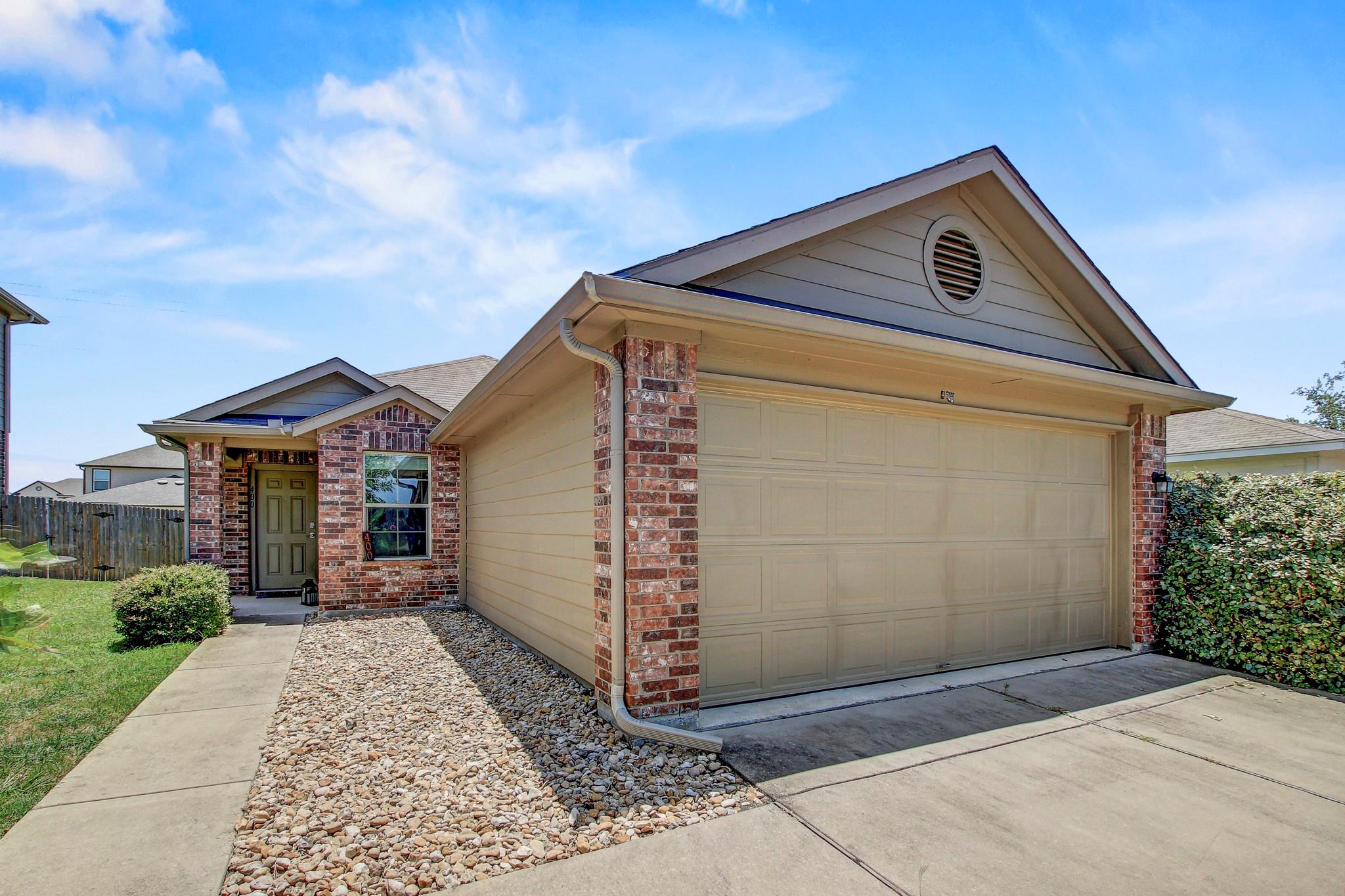400 Pinnacle DR