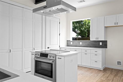 Tiny photo for 3613 Munson ST, Austin, TX 78721 (MLS # 4641557)