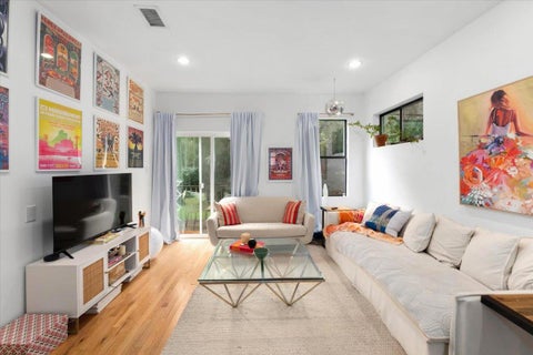 Photo of 2113 Thornton RD, Austin, TX 78704 (MLS # 9758523)