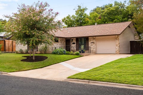 Tiny photo for 2708 Carnarvon LN, Austin, TX 78704 (MLS # 8615062)