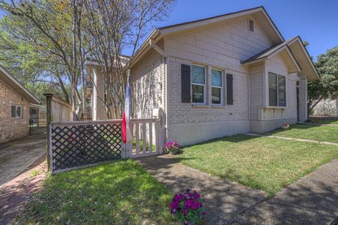 Photo of 307 Quarry ST, San Marcos, TX 78666 (MLS # 5224473)