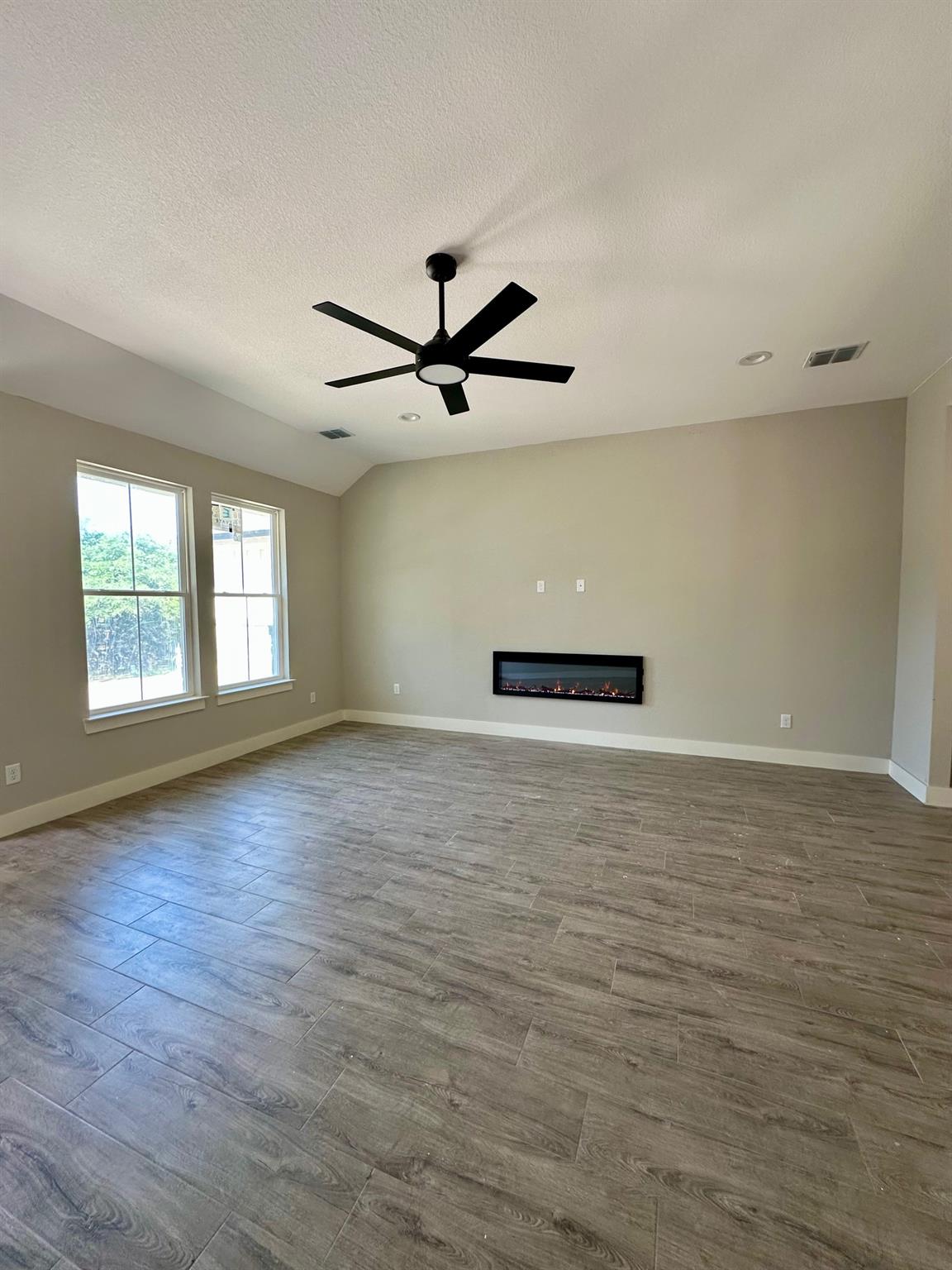 15 Persimmon DR