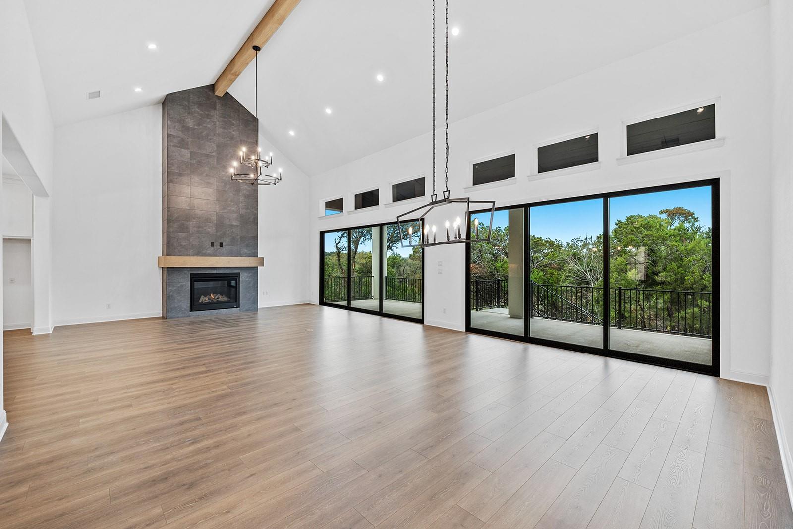 2000 Crimson Sunset DR