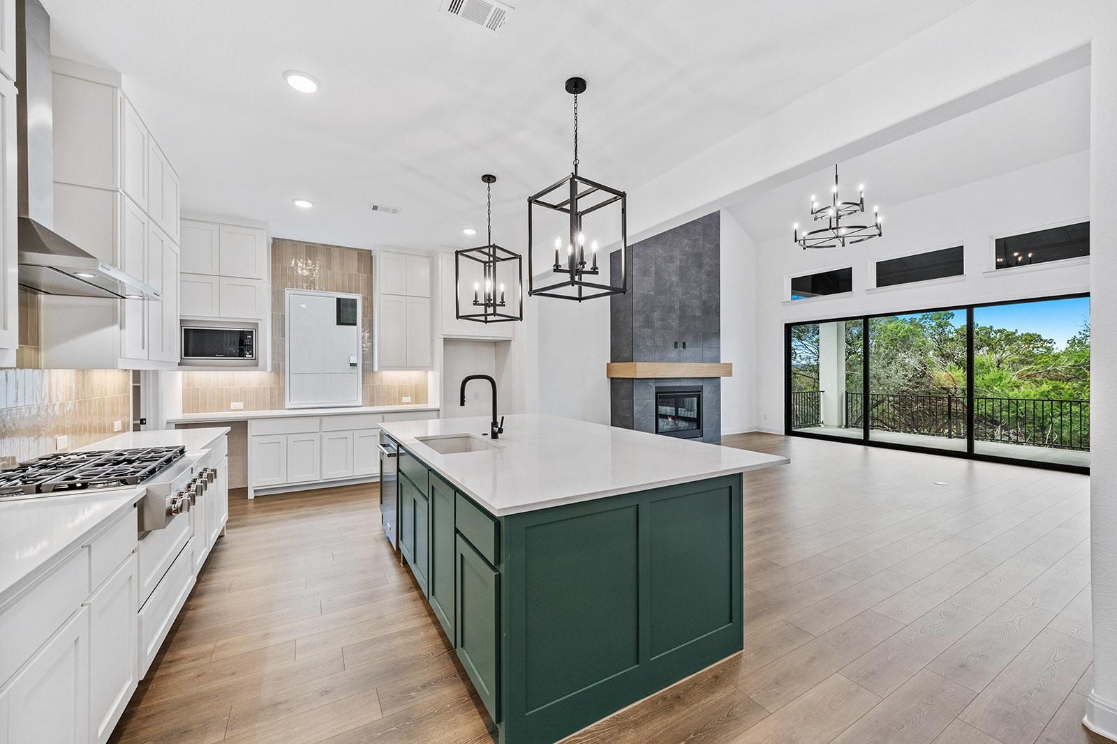 2000 Crimson Sunset DR