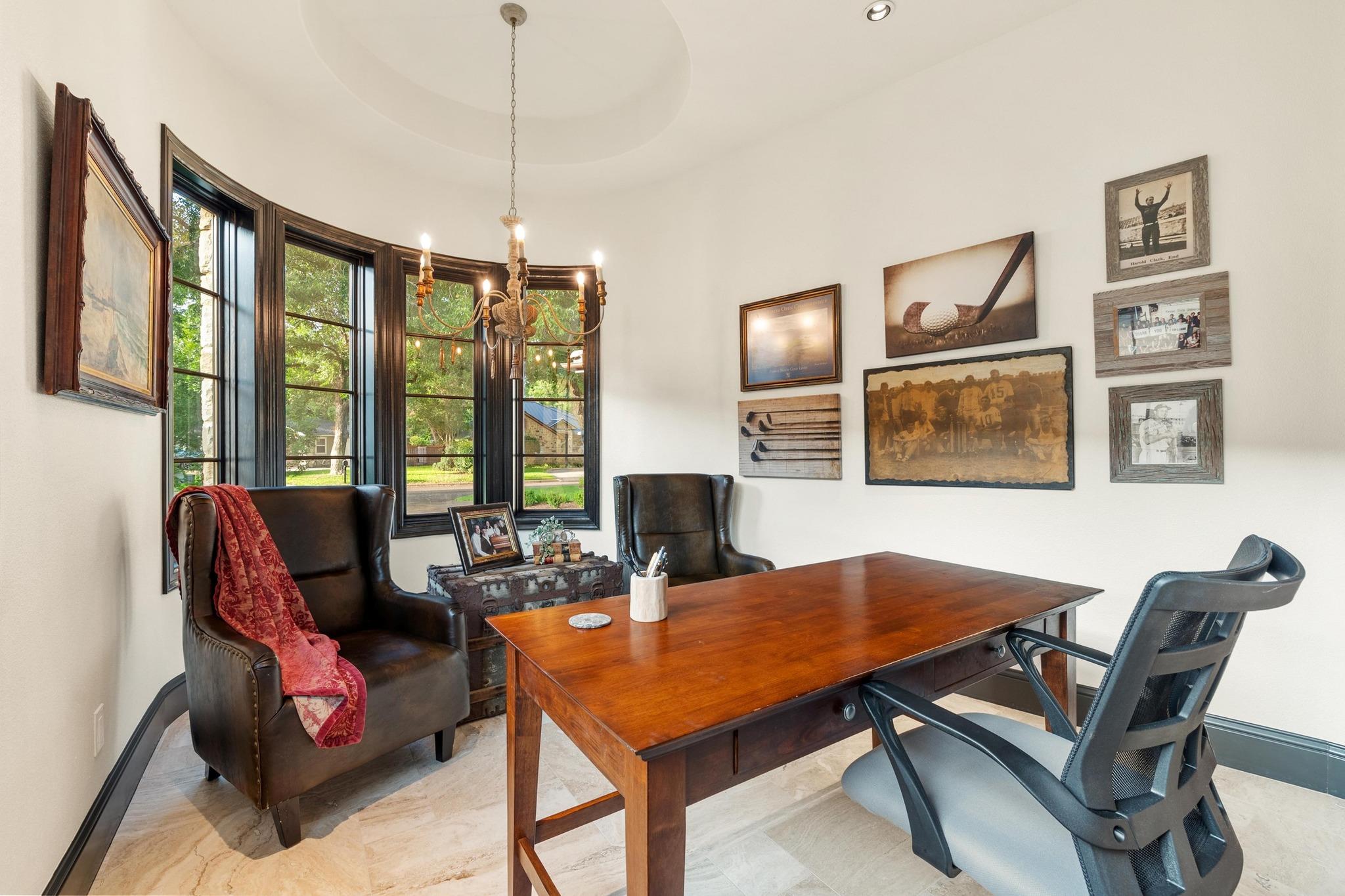 373 Meadowlakes DR
