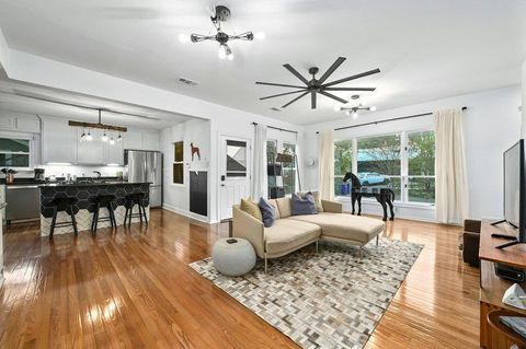 Photo of 525 Barton BLVD, Austin, TX 78704 (MLS # 7698884)
