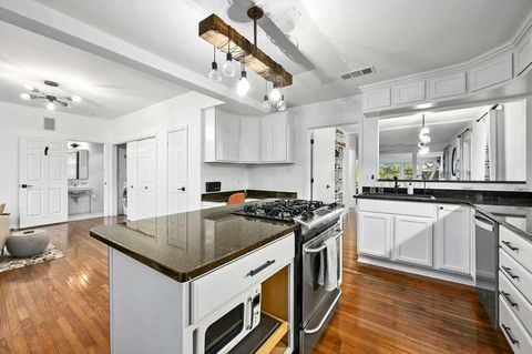 Tiny photo for 525 Barton BLVD, Austin, TX 78704 (MLS # 7698884)