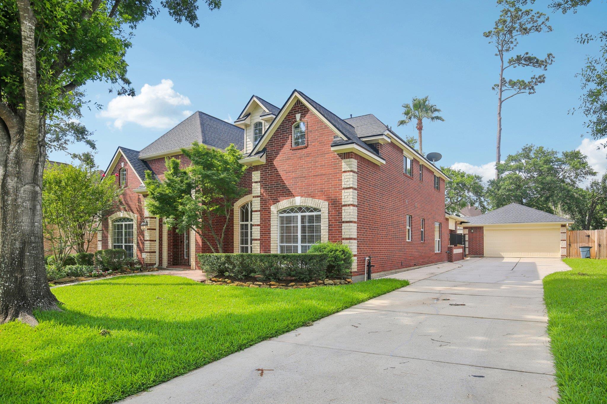 6611 Haughton DR