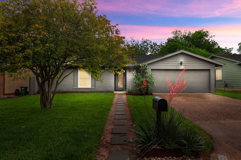 Photo of 8503 Cornwall DR, Austin, TX 78748 (MLS # 2799972)